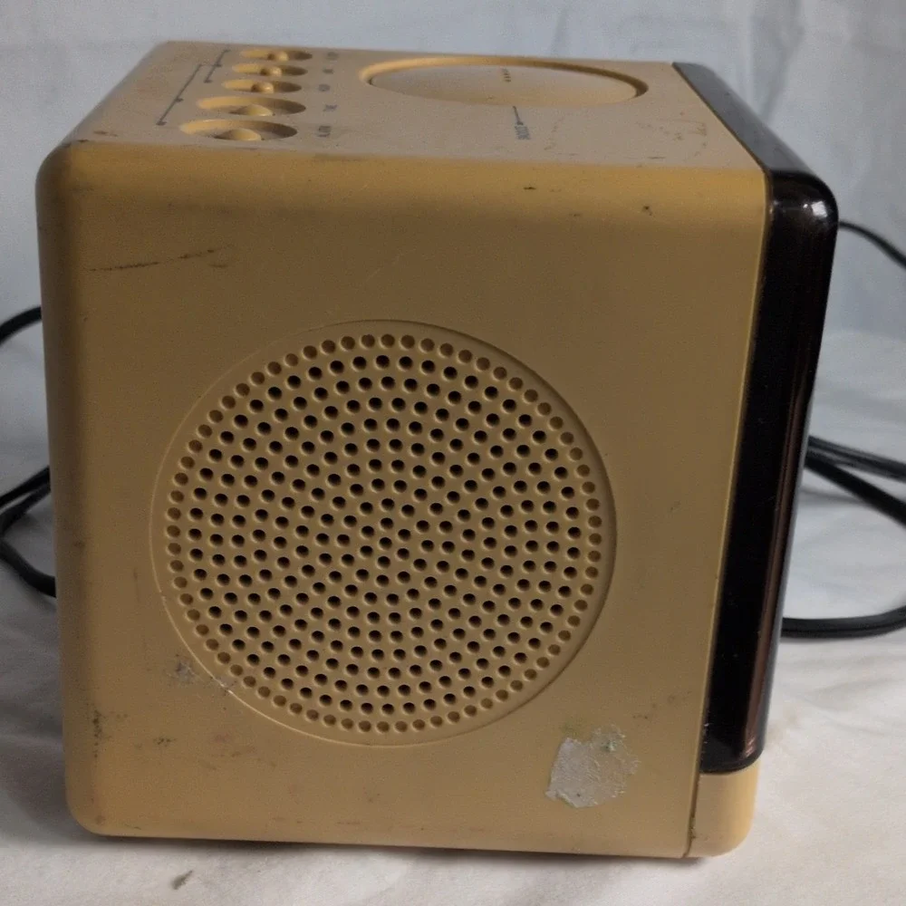 Vintage Cube Alarm Clock Radio Retro Digital Cosmo CR-2501